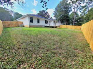141 Palmetto Dr, Crestview, FL 32539