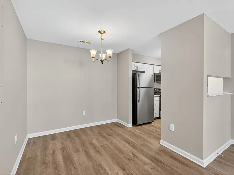 Nevin Place Apartments — Photo 10