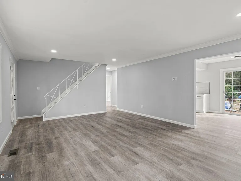48 Marboro Ln — Photo 4