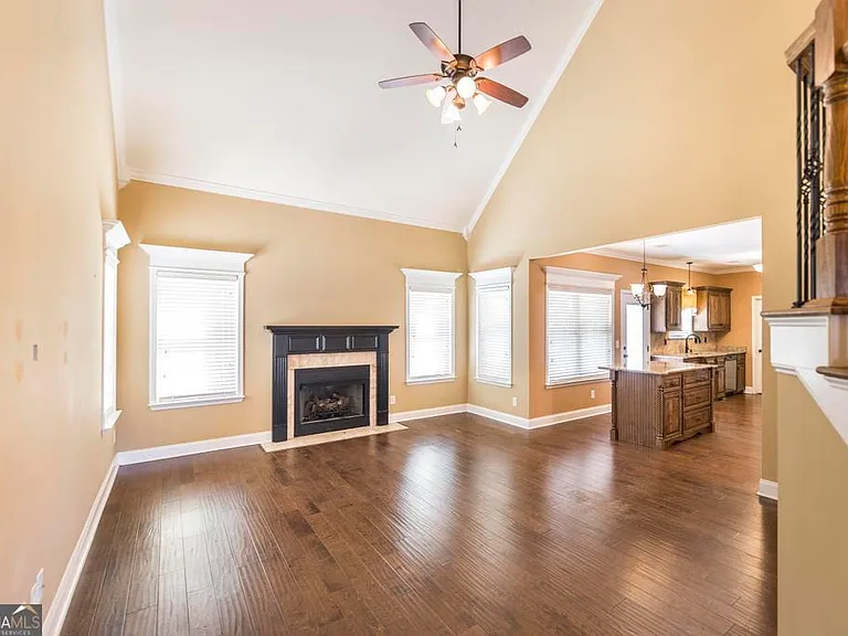 203 Norfolk Cir — Photo 4