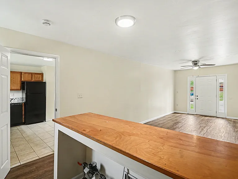 766 Hargrove Way — Photo 4