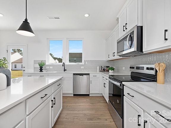 5th image of 114 Charleston Gray Way #9