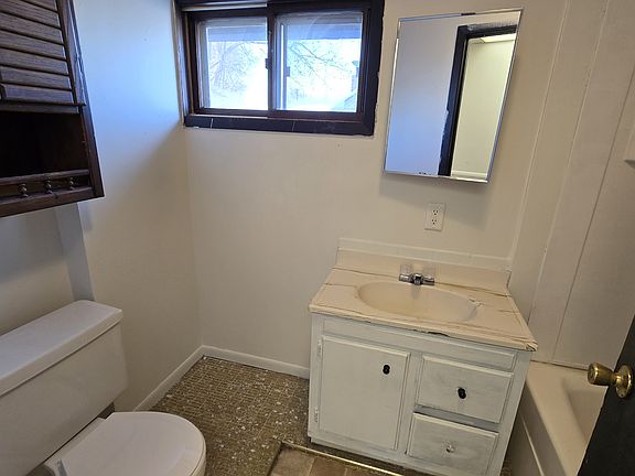4th image of 336 2nd Ave S #2