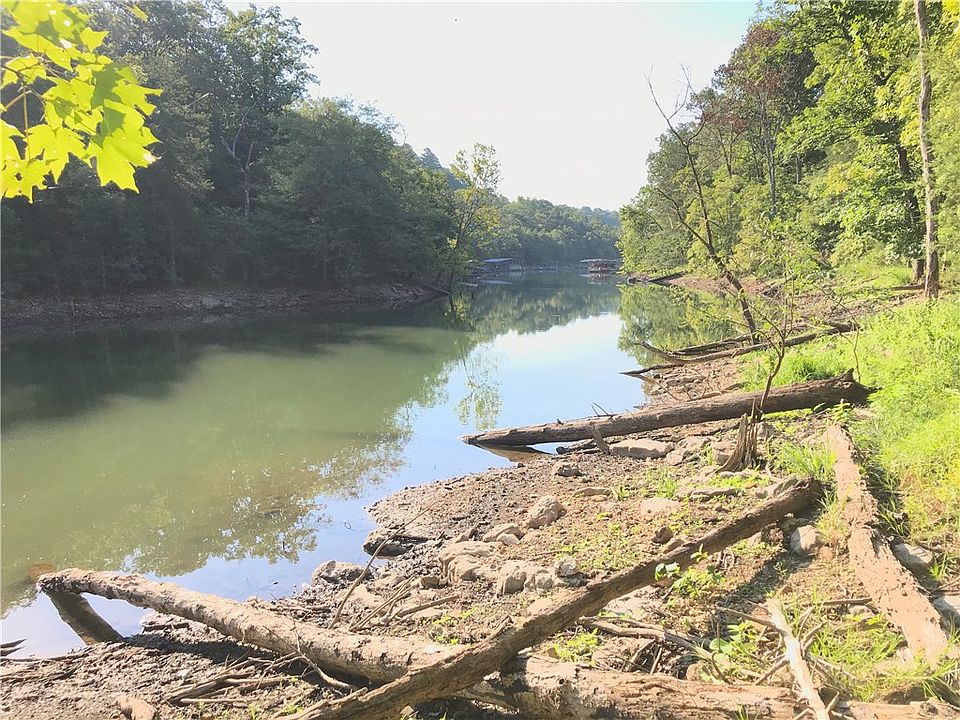 1st image of Lakeside Rd
