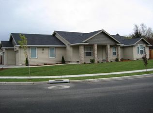 1011 SW Princeton Pl, Grants Pass, OR 97527