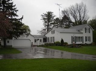 2121 Washington Rd, Pentwater, MI 49449
