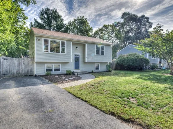 100 Holmes Rd, Warwick, RI 02888