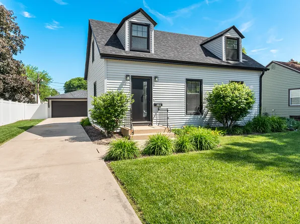1613 Jones St, Joliet, IL 60435