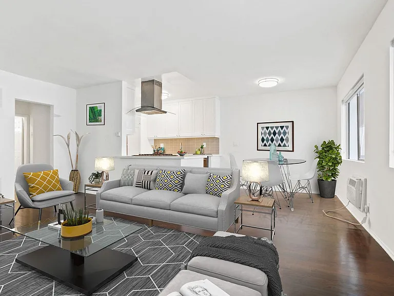 113 N Gale Dr — Photo 14