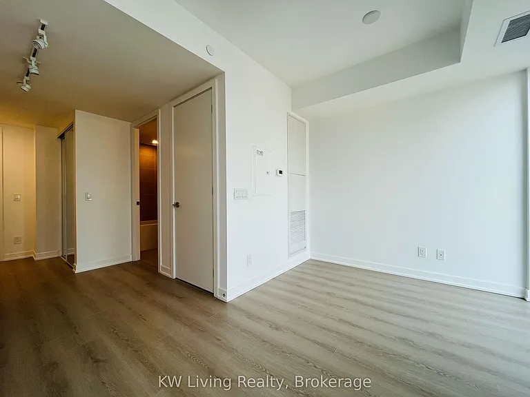 100 Queen St E #1716 — Photo 5
