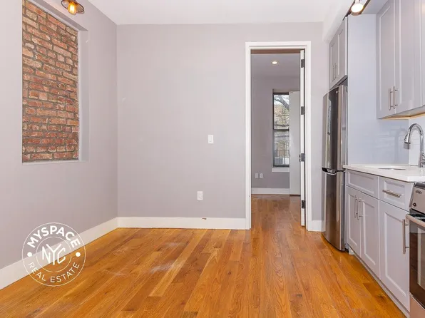 423 Rogers Avenue image 1 of 5