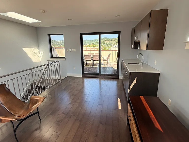 4709 Hatfield St — Photo 9