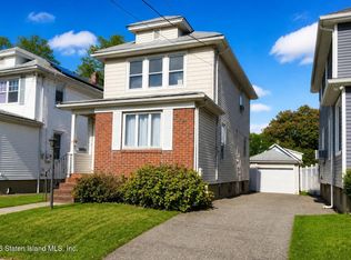 37 Burnside Ave, Staten Island, NY 10302