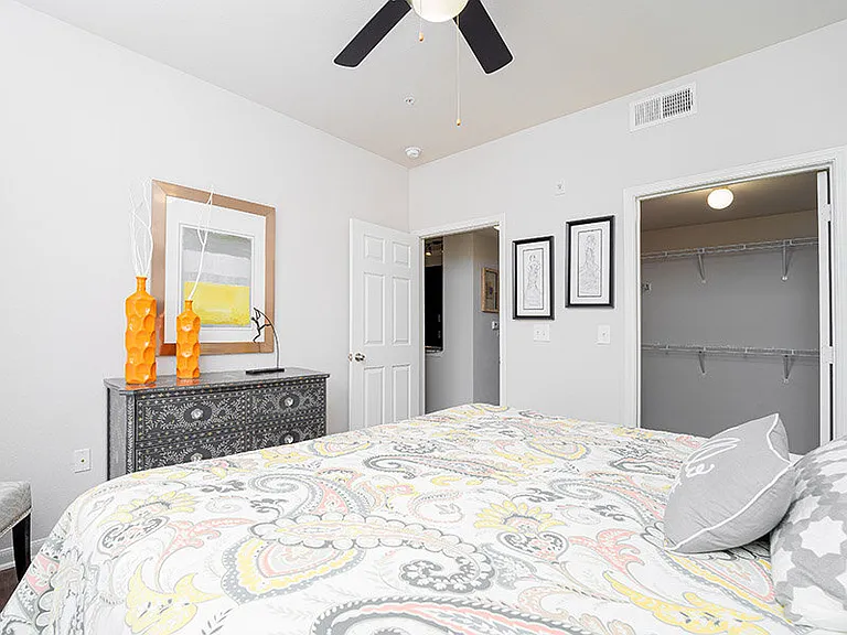 Cascadia Apartments — Photo 16