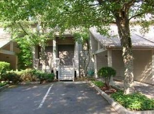 14657 NE 35th St #C-28, Bellevue, WA 98007