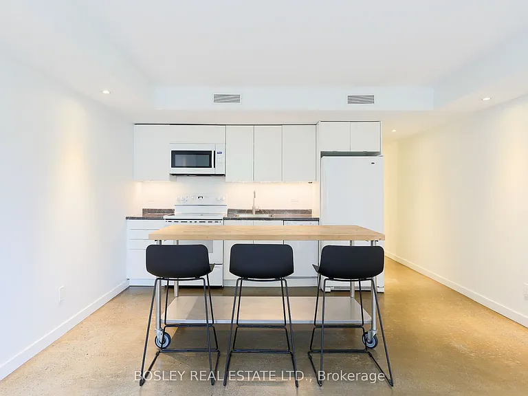 63 Dagmar Ave #LOWER — Photo 9