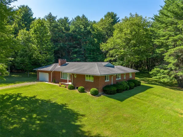 335 Woodhaven Dr, Owego, NY 13827