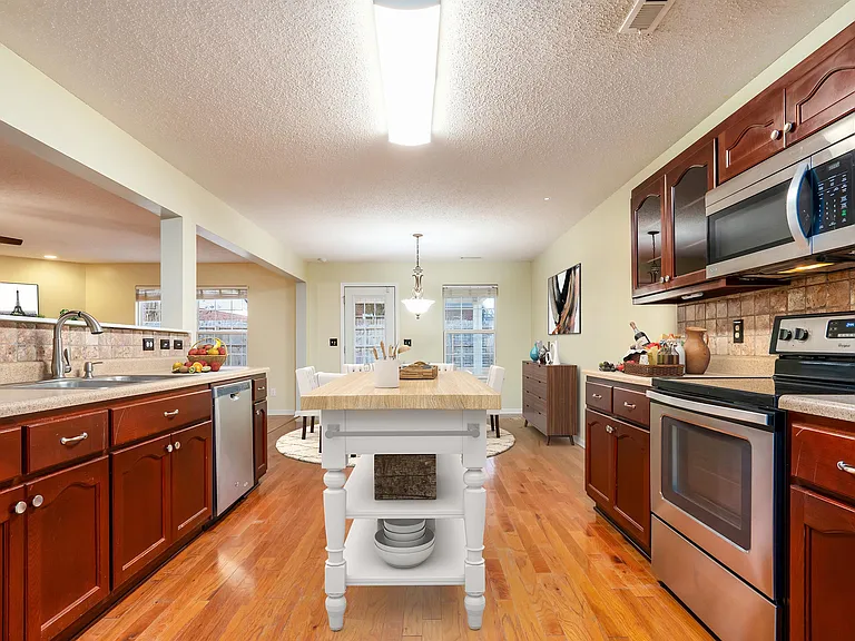117 Vancouver Rd — Photo 10