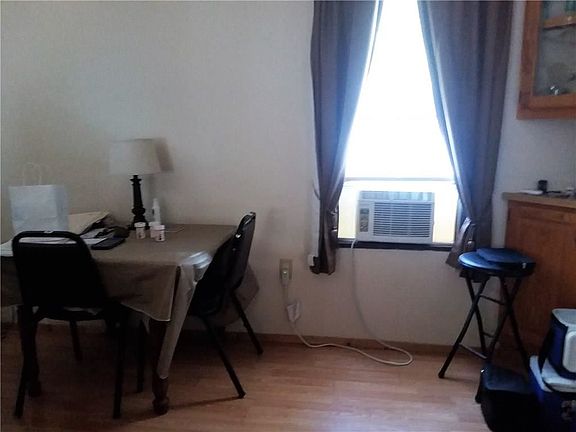 4th image of 331 Dale Dr