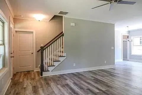 3 bed, 2.0 bath, 1556 sqft, $2,000 — Photo 4