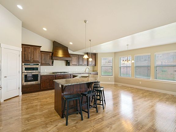 2nd image of 9608 N Yanks Cir