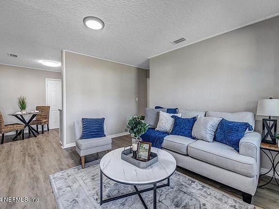 3rd image of 5940 OAKLANE Drive