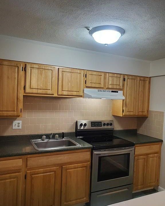 1st image of 55 Elmwood Park #9
