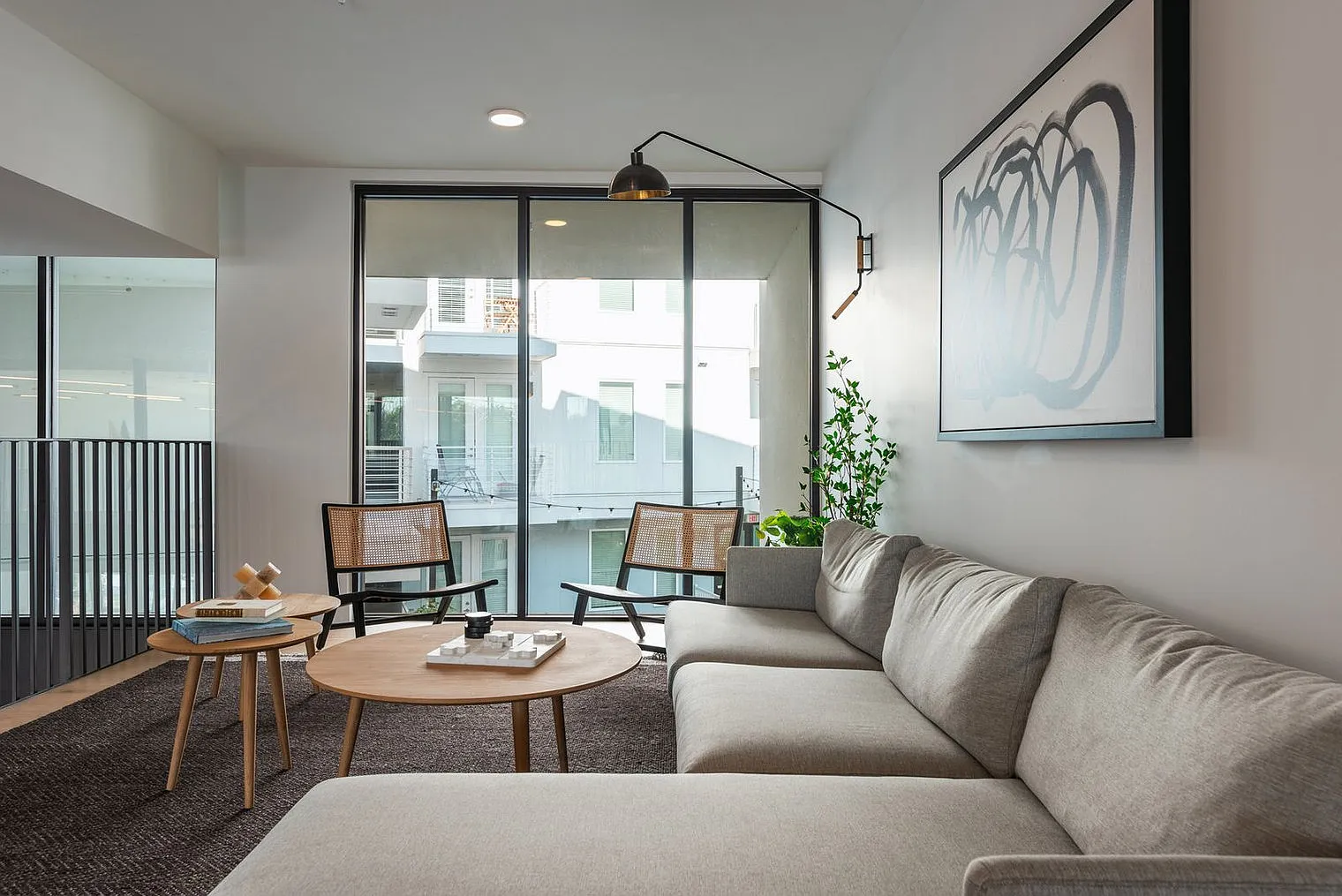 2 bed, 2.0 bath, 1119 sqft, $4,154 — Photo 4