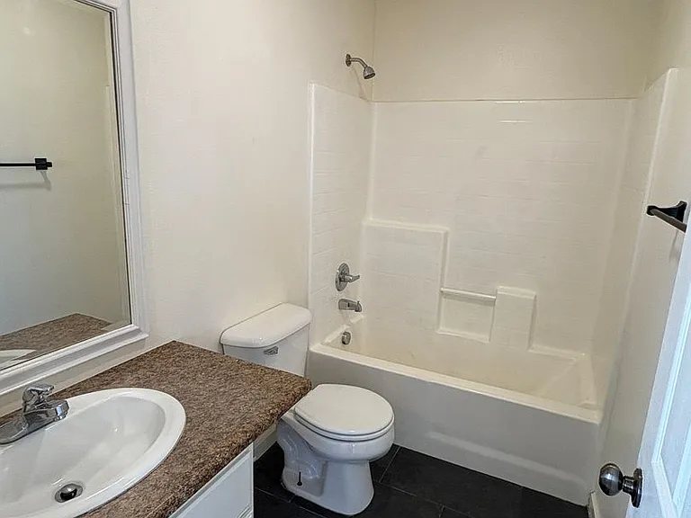 209 E. Grace St — Photo 8