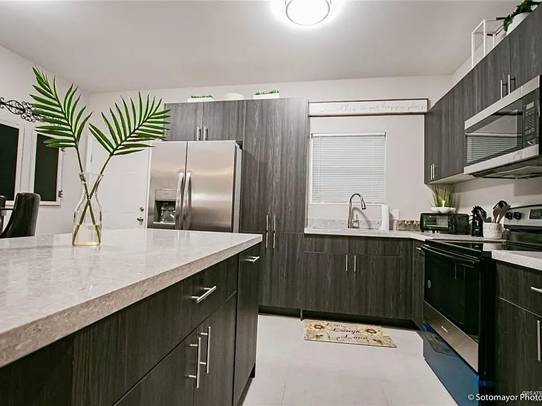 5609 Swallow Ave #2 — Photo 4
