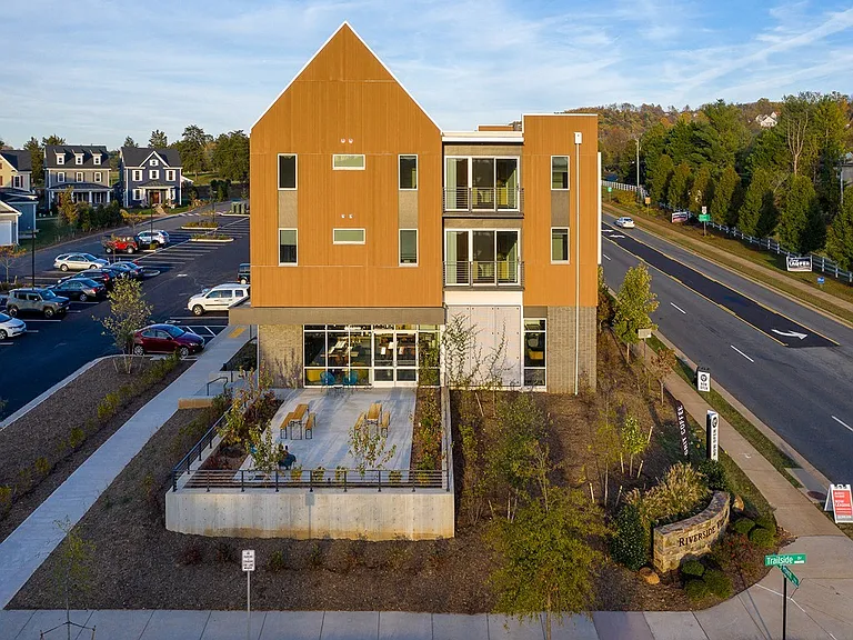 Riverside Village Apartments — Photo 39