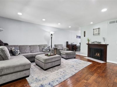 9427 Via Venezia, Burbank, CA, 91504