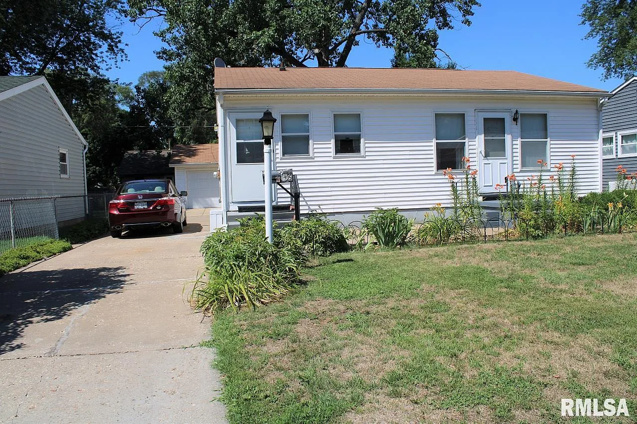 1405 Koch St photo 1