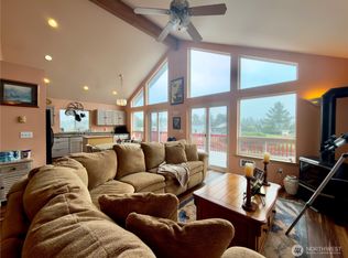 189 N Razor Clam Dr SW, Ocean Shores, WA 98569