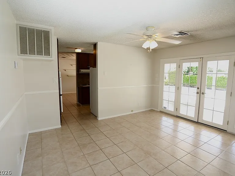2725 Colanthe Ave — Photo 20
