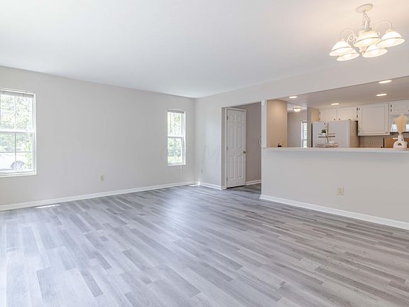 5th image of 617 W River Dr #17