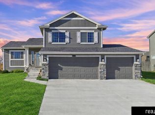 15014 S 19th St, Bellevue, NE 68123