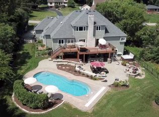 3741 Glendenning Rd, Downers Grove, IL 60515