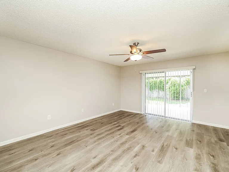 1828 Craven Dr — Photo 10