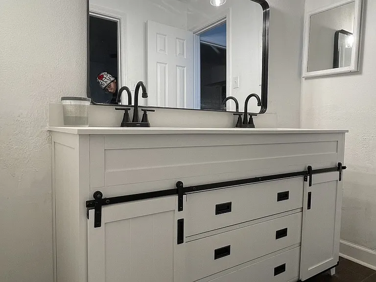 6511 Castle Lane Dr — Photo 10