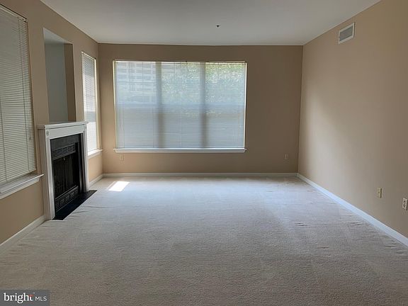 4th image of 1625 International Dr Unit 216