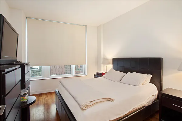 Rented by Douglas Elliman | media 29