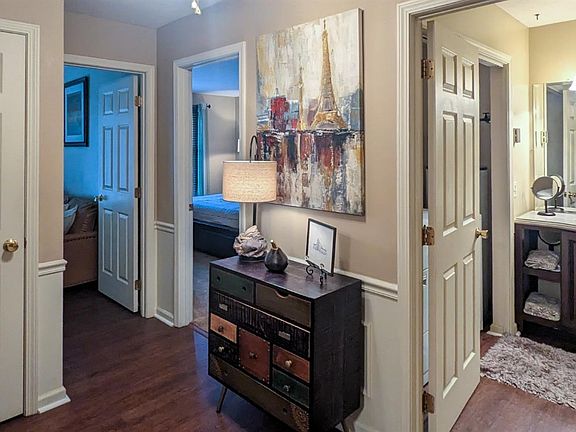 5th image of 4704 Venice Heights Blvd Unit 209