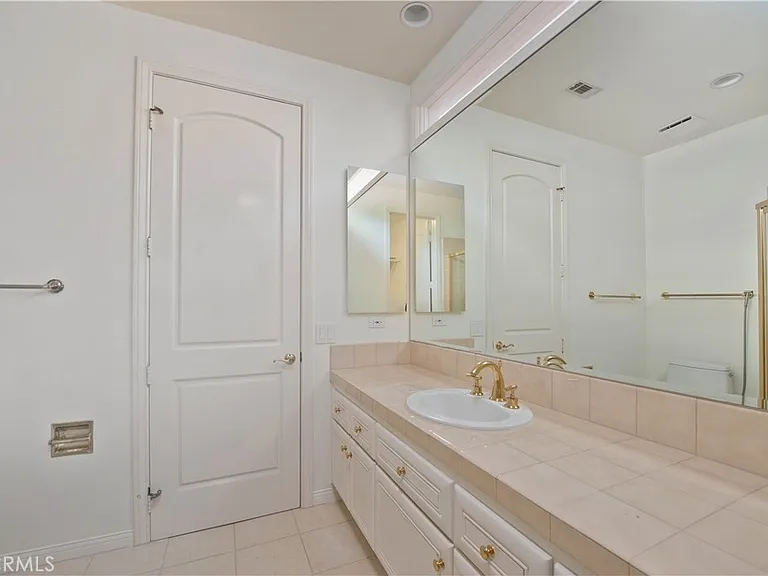 5607 Manley Ct — Photo 32