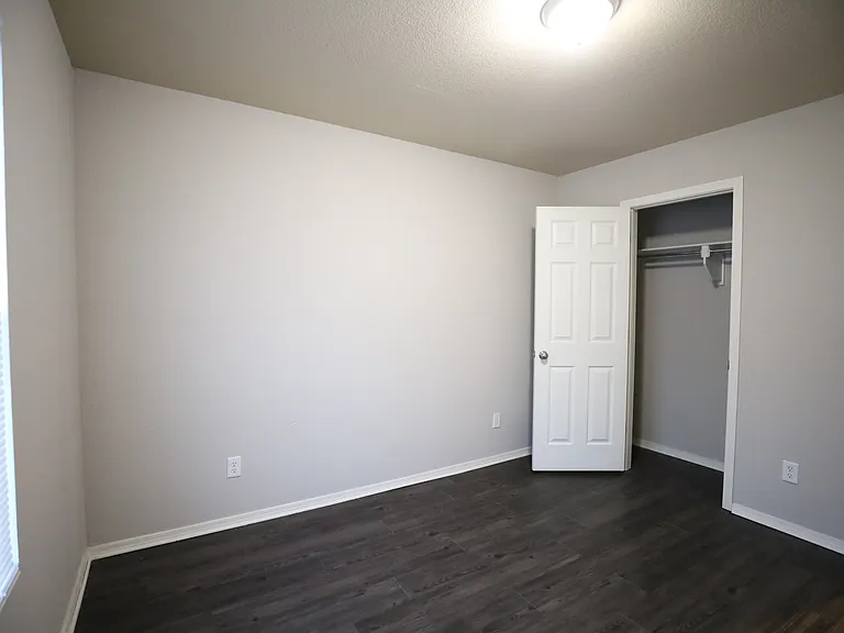 3809 Remington Dr — Photo 8