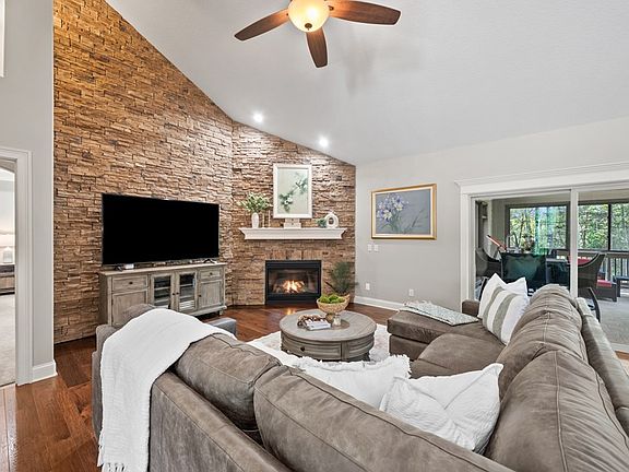 5th image of 125 Minetta Dr
