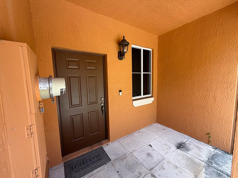 8928 SW 18th St — Photo 5