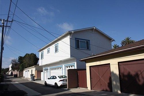 4th image of 1515 Cota Ave