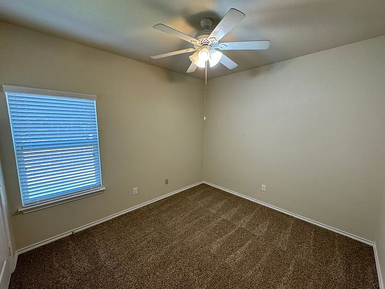 3020 Tamarack Ln — Photo 33