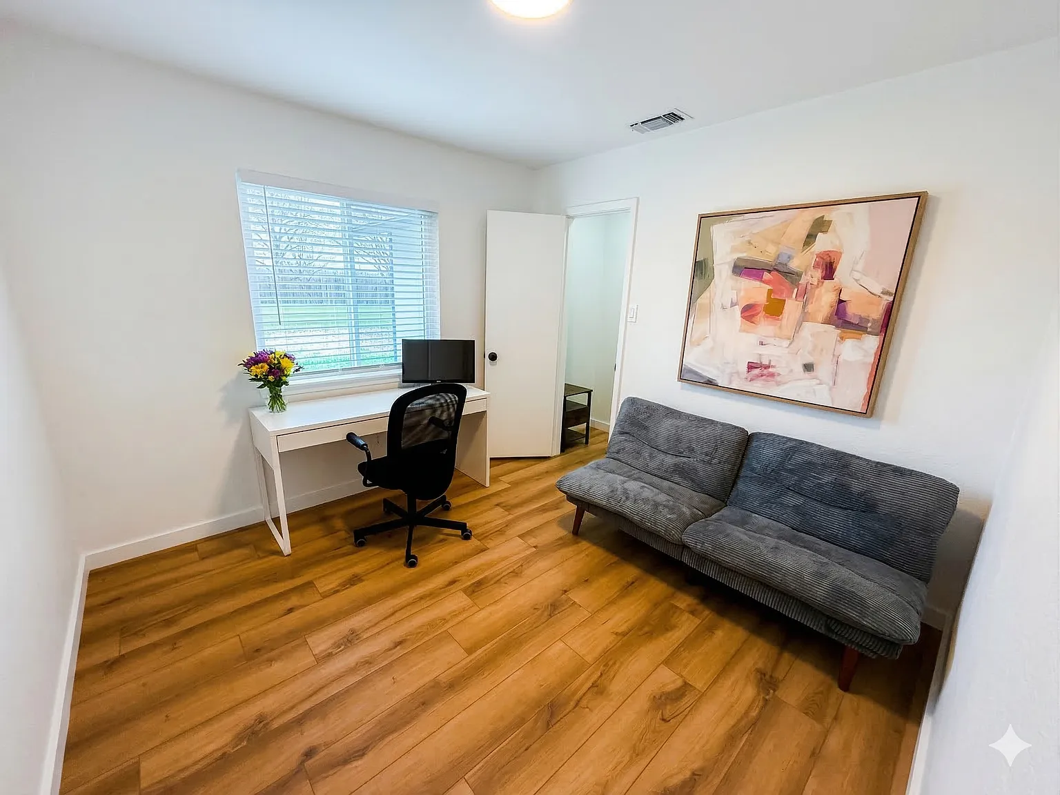 4 bed, 1900 sqft, $4,500 — Photo 4